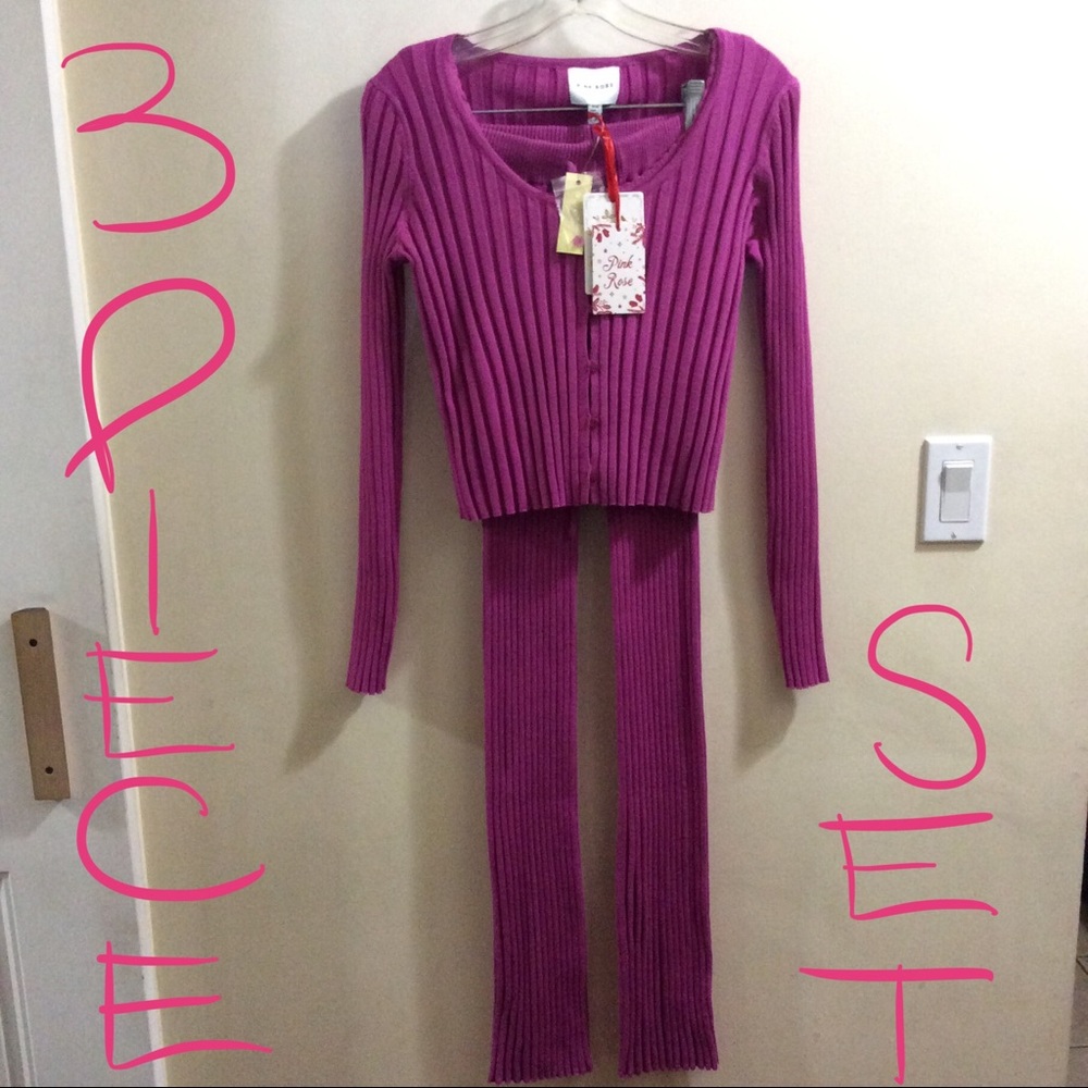 💗 NWT Pink Rose large ribbed knit 3 piece set 💗